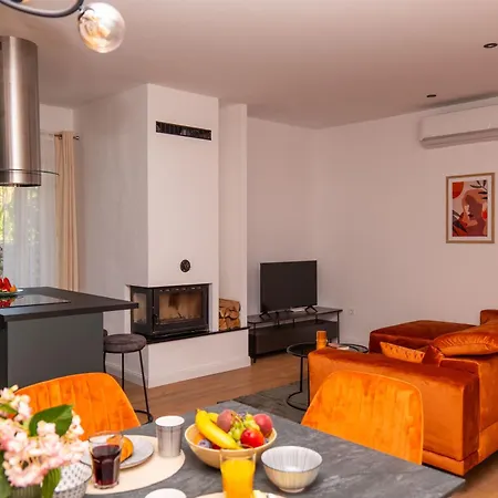 Zaklina 1496 Apartment